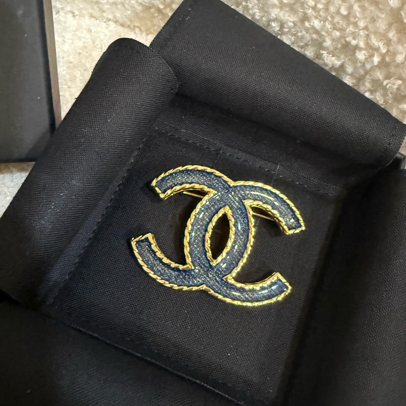 Chanel 牛仔 單寧 胸針-0
