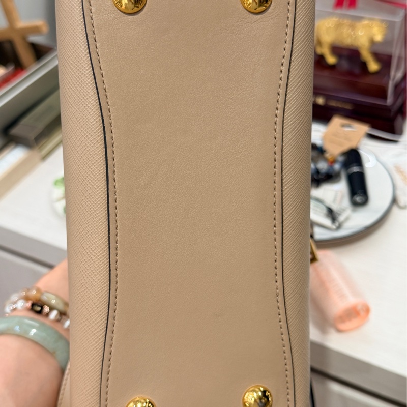 Prada 皮革 硬挺粉藕色 氣質名媛 手提包 肩背包 大容量 上班族 約會必備-11