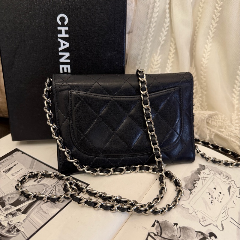 香奈兒 黑色 黑色皮革 菱格 羊皮 黑色皮革 雙c 經典款 長夾 錢包 chanel WOC手袋 側斜包 孭背包 長夾 單肩包 包包 鏈條錢包 chanel black bag-12