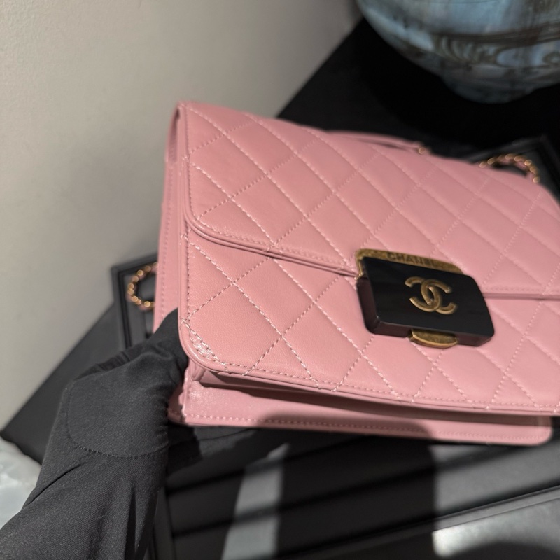 Chanel 16p深粉色羊皮lock口蓋包 附件：22開保卡  🈚附件-6