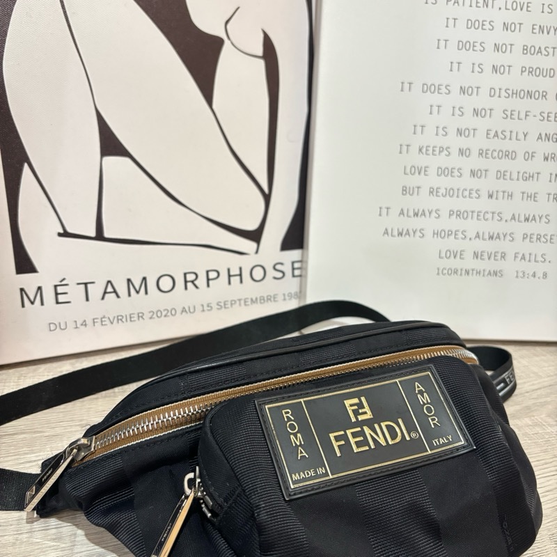 Fendi “ROMA AMOR” 胸口包/腰包-0