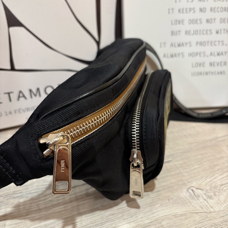 Fendi “ROMA AMOR” 胸口包/腰包-7