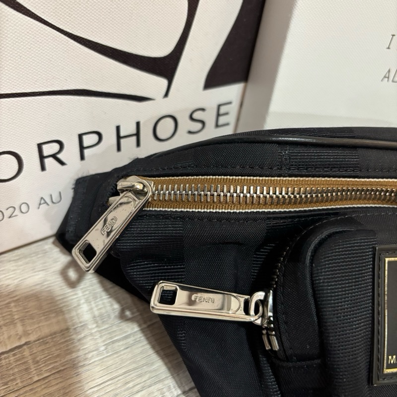 Fendi “ROMA AMOR” 胸口包/腰包-12