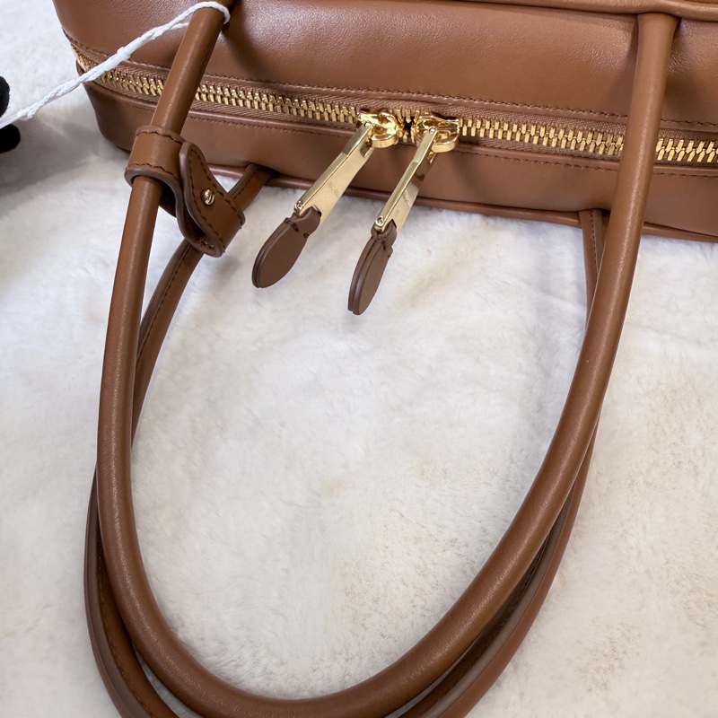 近全新✨MIU MIU✨5BB172 Beau 皮革手提包學院風肩背包 櫃上115000-15