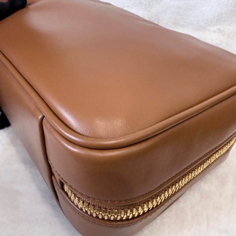 近全新✨MIU MIU✨5BB172 Beau 皮革手提包學院風肩背包 櫃上115000-23