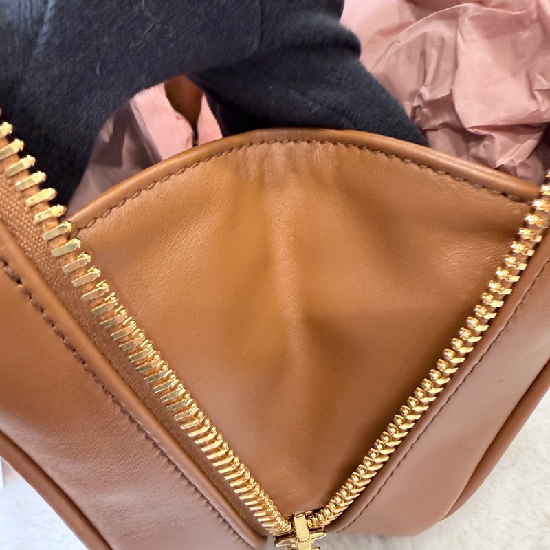 近全新✨MIU MIU✨5BB172 Beau 皮革手提包學院風肩背包 櫃上115000-33