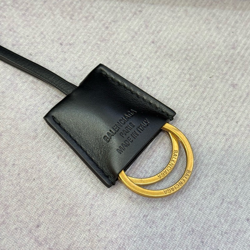 全新 BALENCIAGA 黑金 belair carryall 機場包 大號 台灣專櫃購入25萬-9