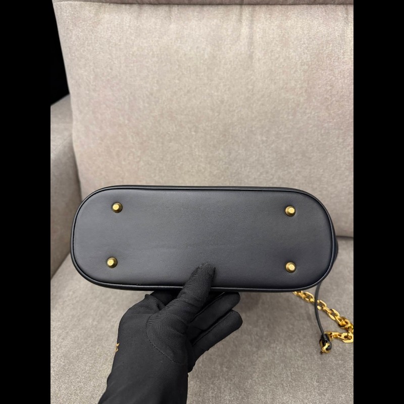Dior C'est Dior 水桶包-9