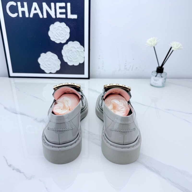 Roger Vivier 灰色鑽扣漆皮樂福鞋 35碼🧡-2