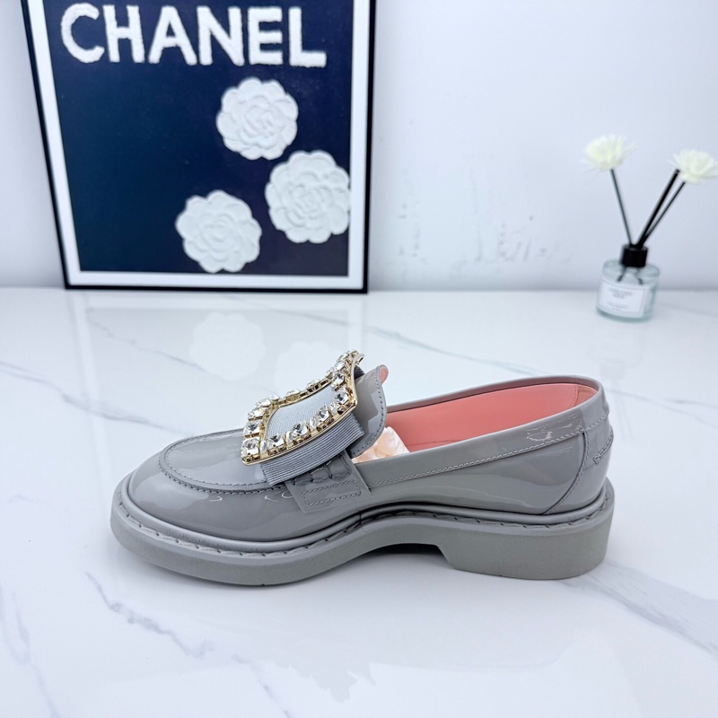 Roger Vivier 灰色鑽扣漆皮樂福鞋 35碼🧡-3