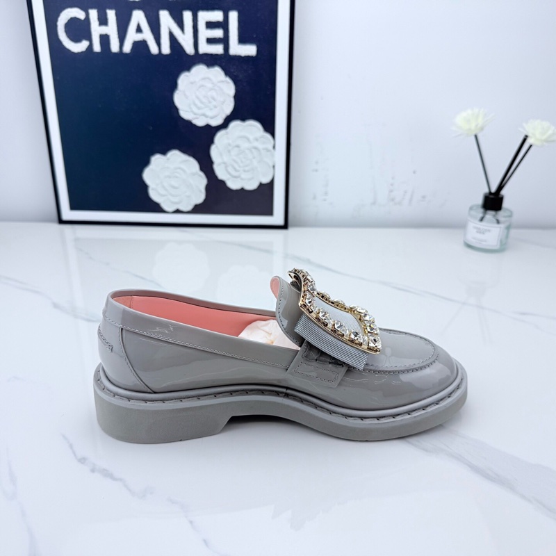 Roger Vivier 灰色鑽扣漆皮樂福鞋 35碼🧡-5