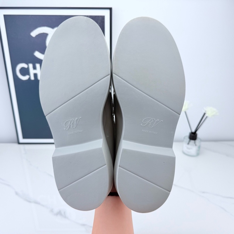 Roger Vivier 灰色鑽扣漆皮樂福鞋 35碼🧡-9