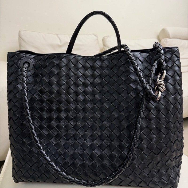 Bottega Veneta 大號 large Andiamo 黑色羊皮編織大包-5