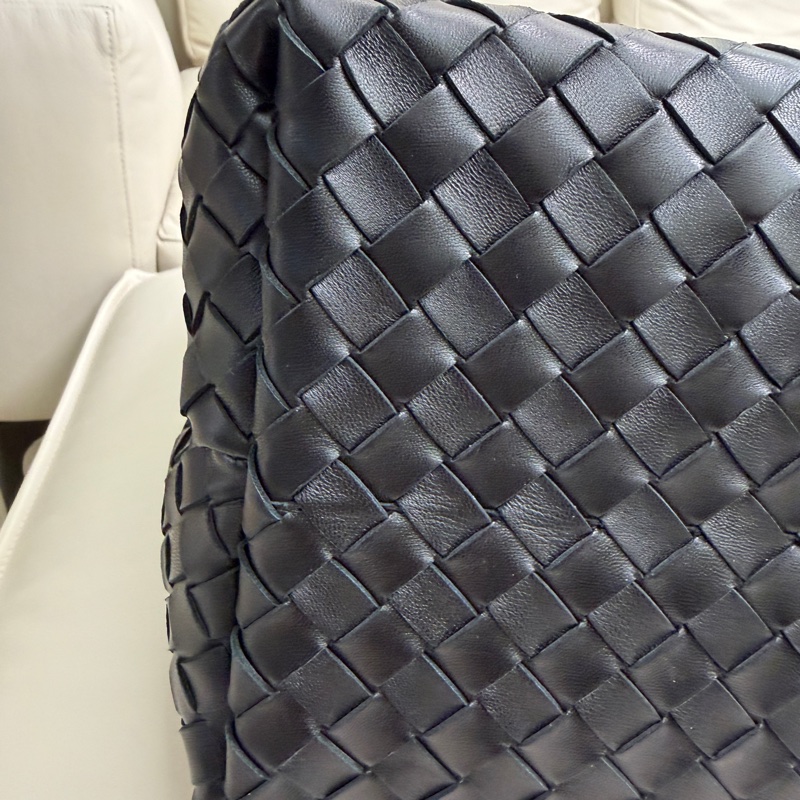 Bottega Veneta 大號 large Andiamo 黑色羊皮編織大包-8