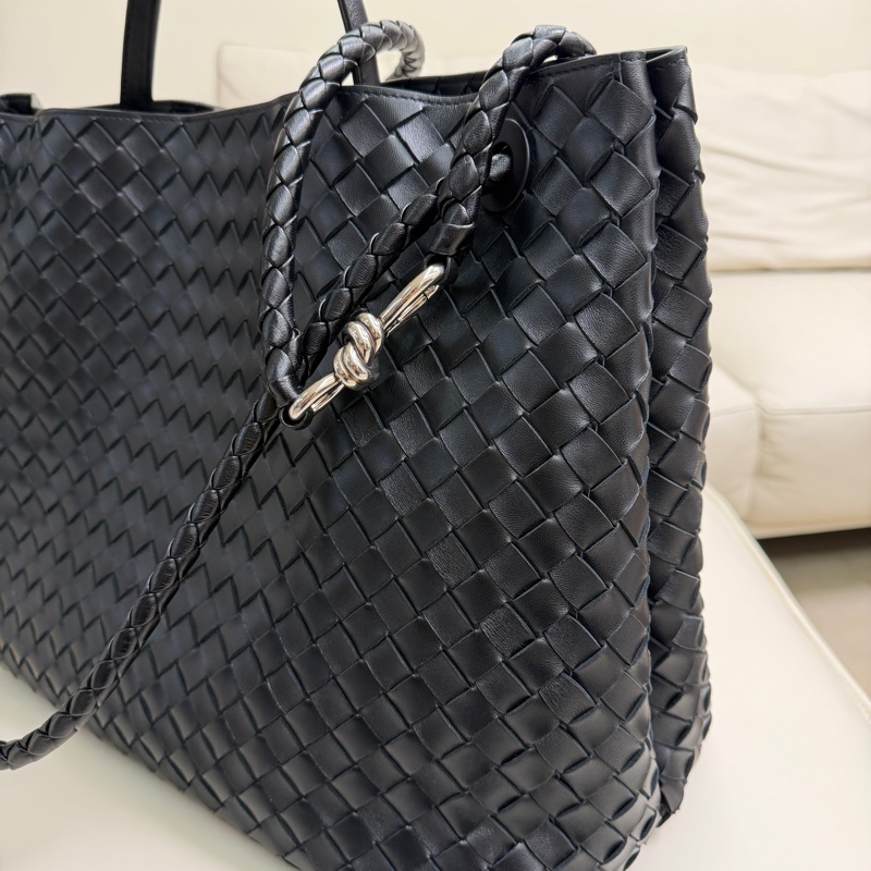 Bottega Veneta 大號 large Andiamo 黑色羊皮編織大包-11