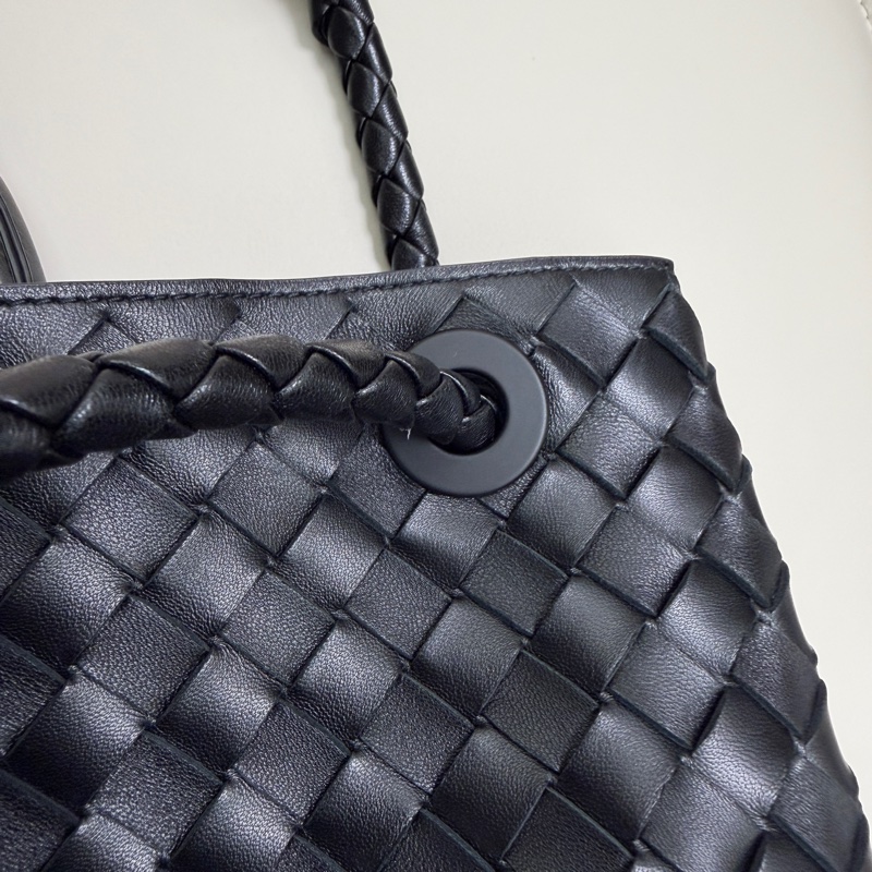 Bottega Veneta 大號 large Andiamo 黑色羊皮編織大包-13