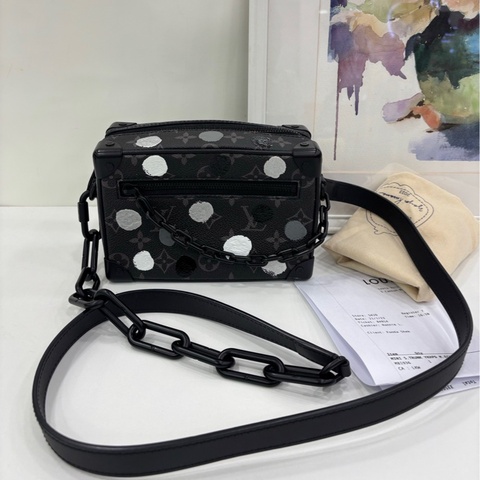 LV路易威登 x 草間彌生聯名 Soft Trunk 盒子包 黑色波點款 copy單 尺寸18*12cm 晶片款 男女都能背