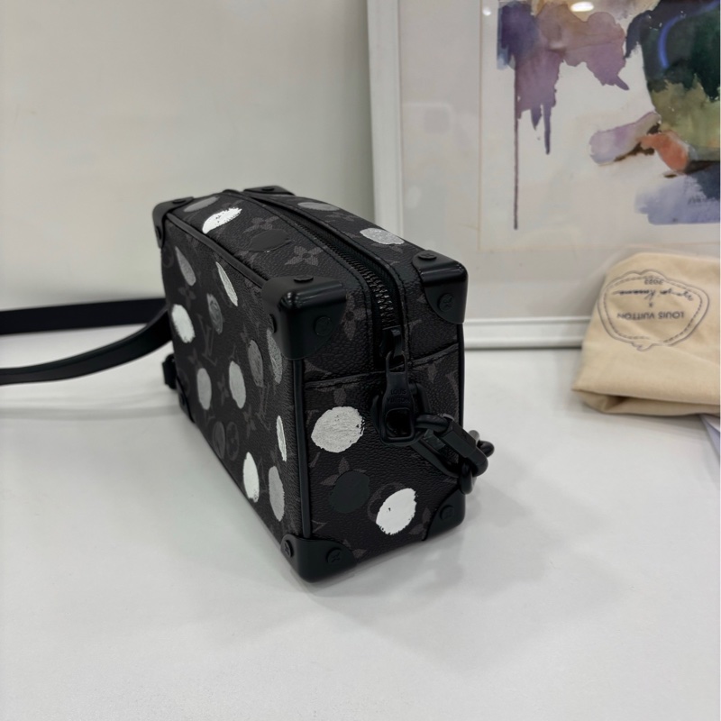 LV路易威登 x 草間彌生聯名 Soft Trunk 盒子包 黑色波點款 copy單 尺寸18*12cm 晶片款 男女都能背-2