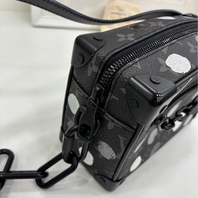 LV路易威登 x 草間彌生聯名 Soft Trunk 盒子包 黑色波點款 copy單 尺寸18*12cm 晶片款 男女都能背-7