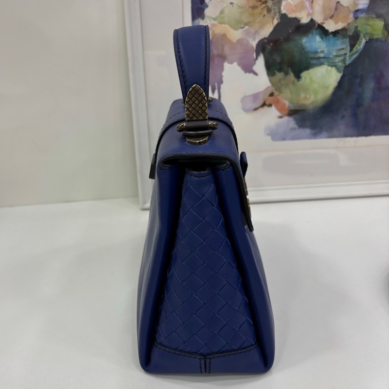 Bottega Veneta BV葆蝶家 Piazza系列藍色，小牛皮材質 尺寸:24*15-2