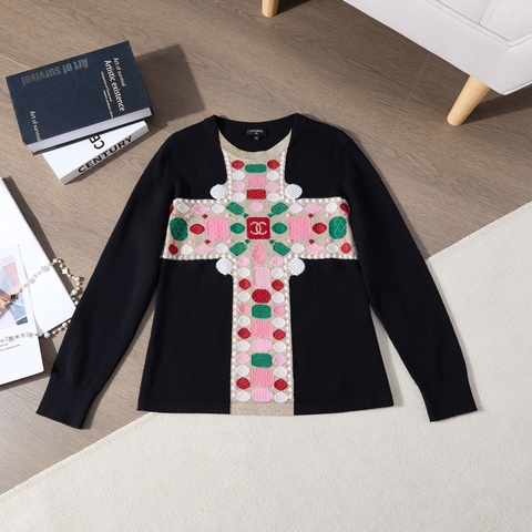 Chanel 2020秋冬彩色十字刺繡羊絨毛衣