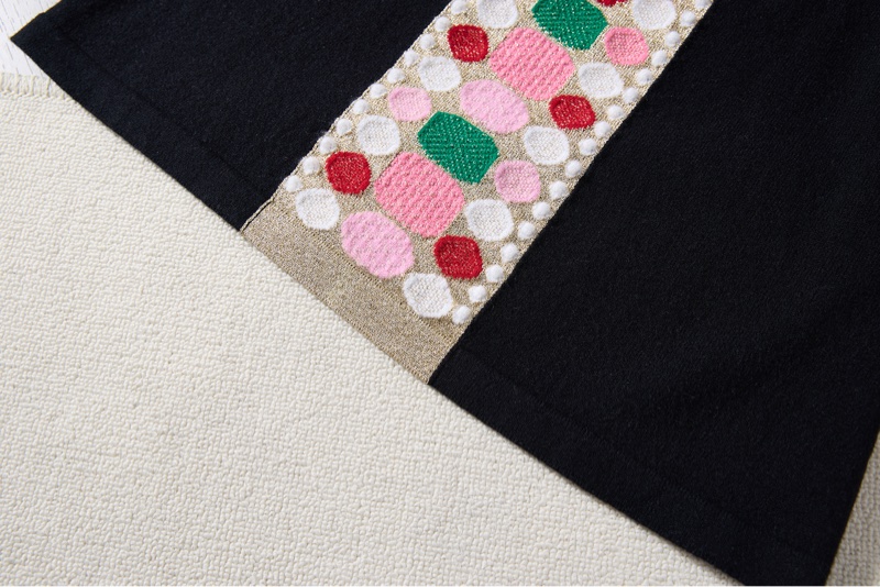 Chanel 2020秋冬彩色十字刺繡羊絨毛衣-6