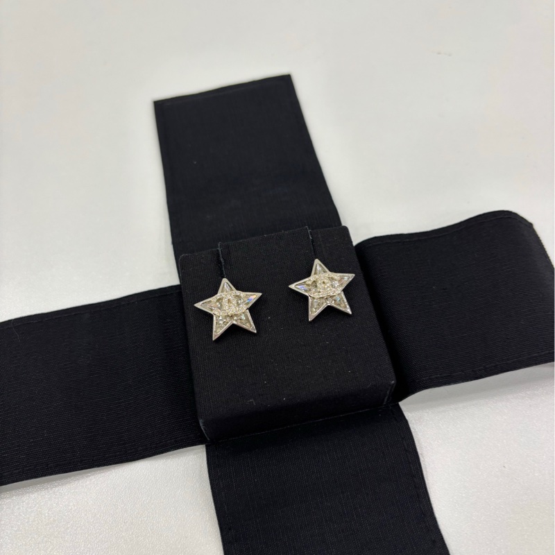 Chanel 金色復古菱格紋雙C吊墜耳環 閒置-1