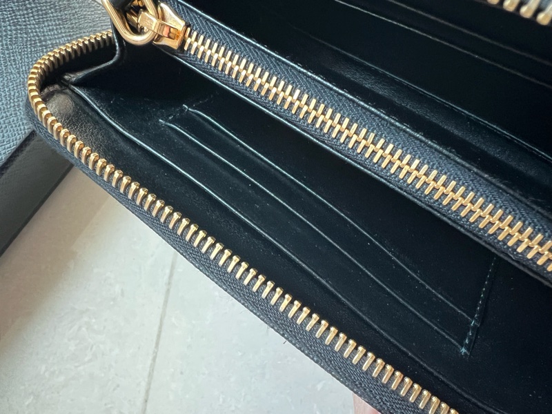 Prada 中夾 附盒 少用閒置 品相佳如圖-5