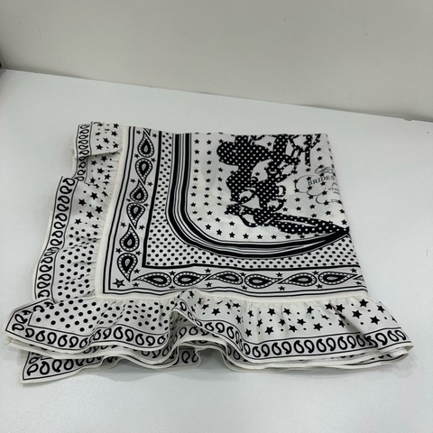 Hermes 愛馬仕限定版荷葉邊方巾，黑白波點星星圖案，全新