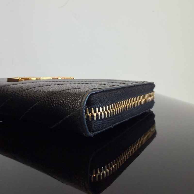 YSL 黑魚子醬牛皮金釦ㄇ拉12卡長夾-6