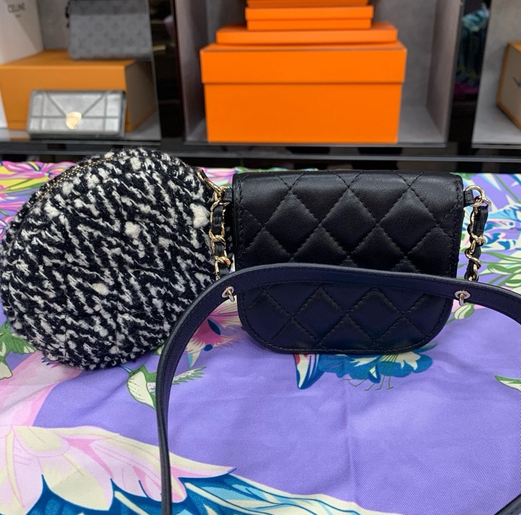 香奈兒/Chanel slg AP0743_B01676_N5317    羊皮革、斜紋軟呢與金色金屬 9.0 × 11 × 2.0  28開-1
