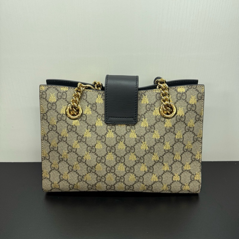Gucci古馳 Padlock小蜜蜂鏈條包 經典老花燙金蜜蜂印花 黑標 尺寸26*17*10 附件：塵袋 鑰匙。-1