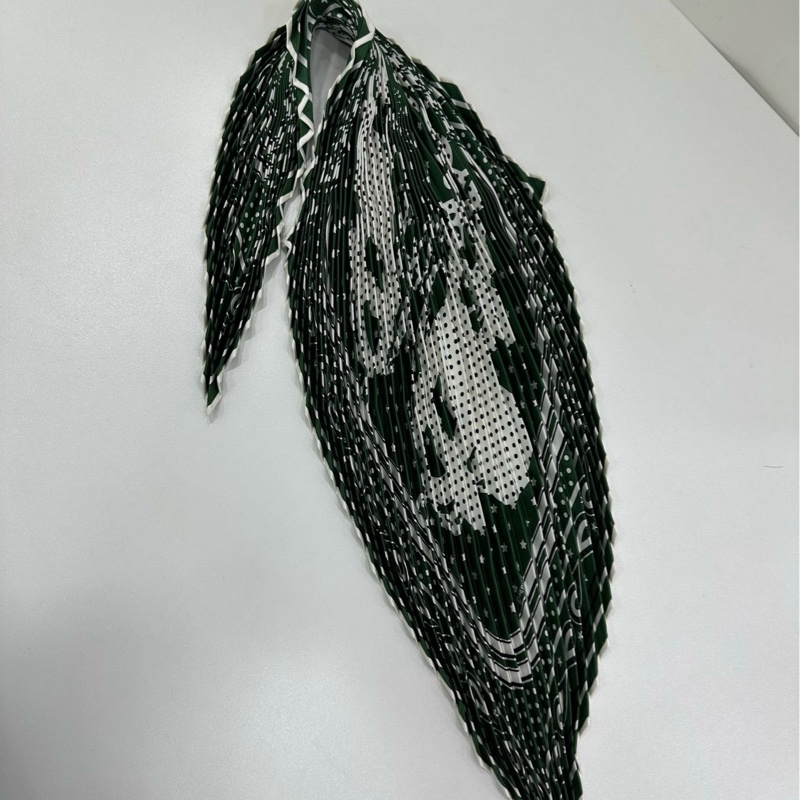Hermes 愛馬仕 深綠色百褶手帕絲巾尺寸：55*55cm-2