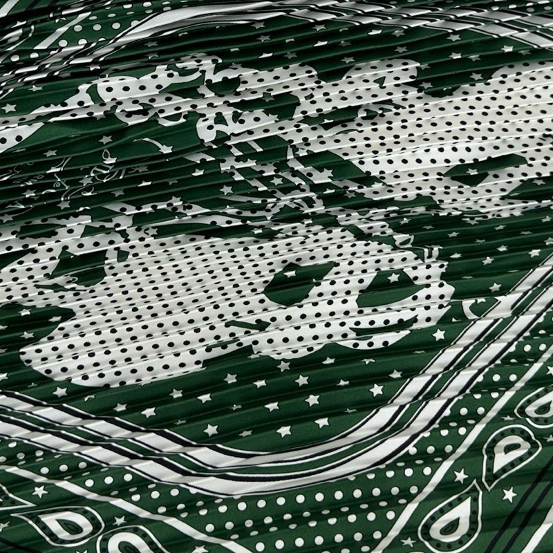 Hermes 愛馬仕 深綠色百褶手帕絲巾尺寸：55*55cm-3
