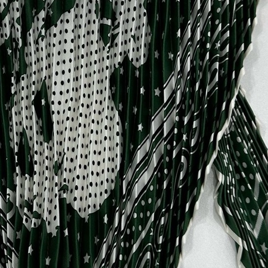 Hermes 愛馬仕 深綠色百褶手帕絲巾尺寸：55*55cm-4