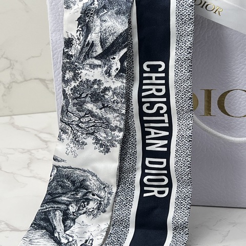 香緹國際精品 Dior 動物圖騰 絲巾 995
