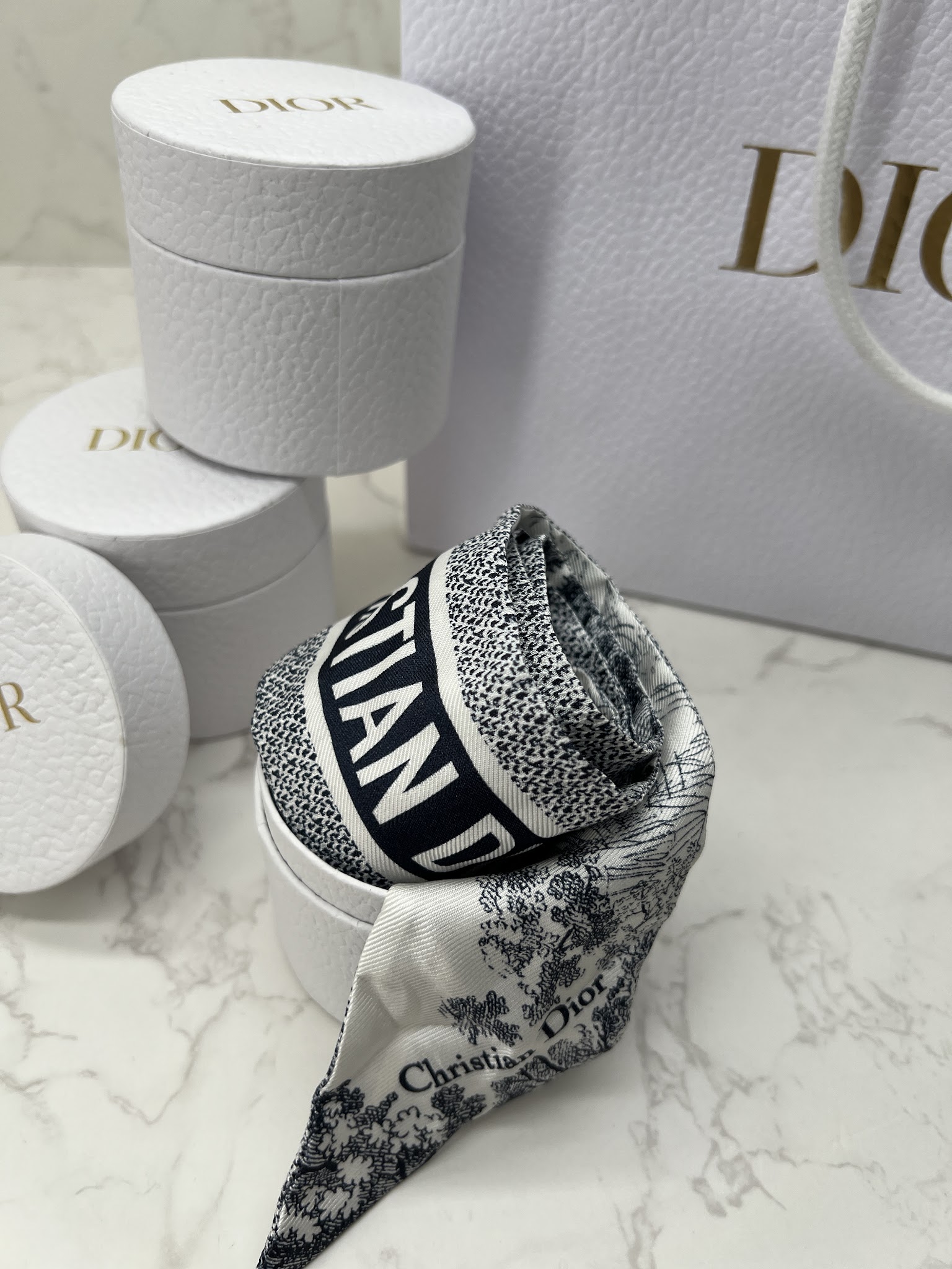 香緹國際精品 Dior 動物圖騰 絲巾 995-4