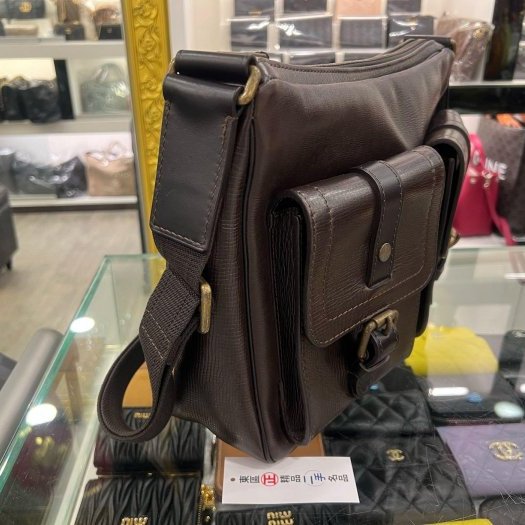 東區正精品㊣ LV M92990 UTAH 咖啡色猶他皮雙口袋拉鍊斜背包 RZ6425-6