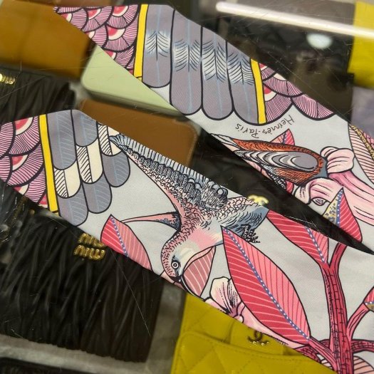 東區正精品㊣ HERMES Twilly 愛馬仕淡藍粉色花卉小鳥圖騰絲巾RZ6427-3