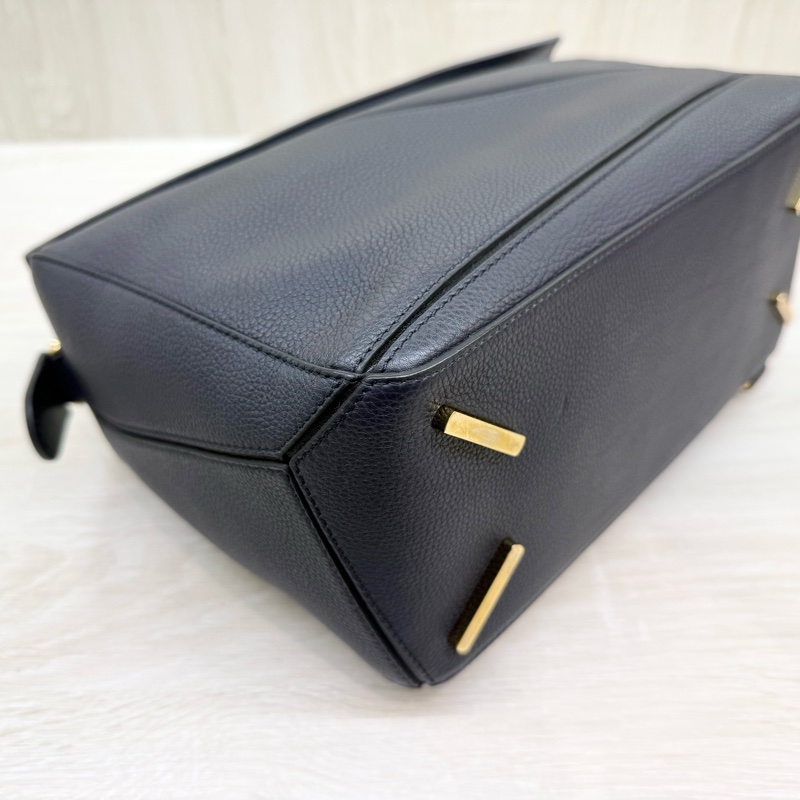 LOEWE新色✨藍黑色手把牛皮中號Puzzle肩背包-6