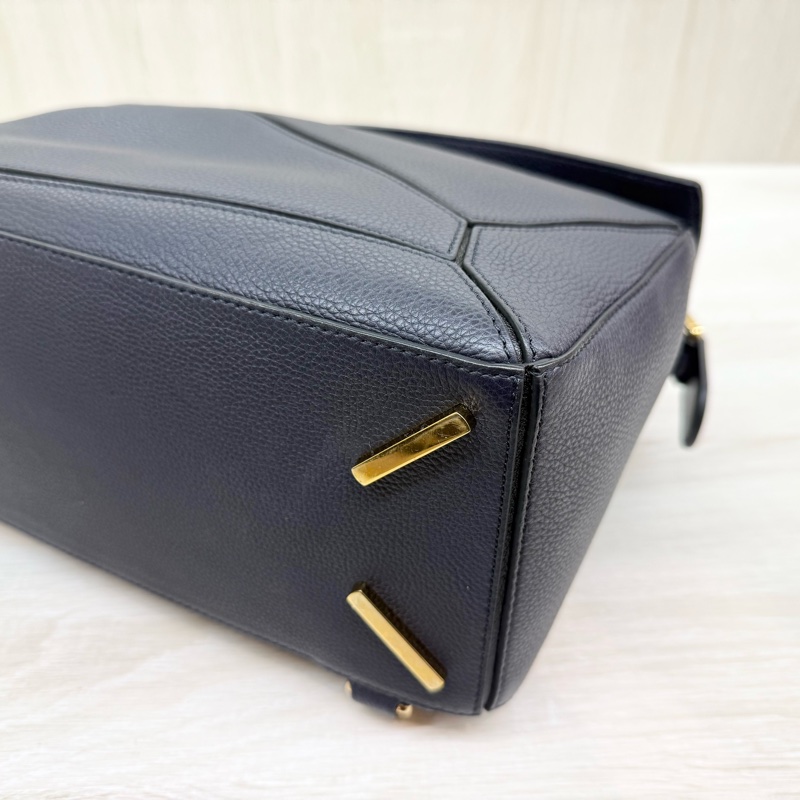 LOEWE新色✨藍黑色手把牛皮中號Puzzle肩背包-7