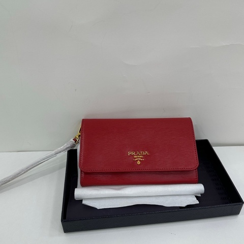 Prada 紅色長版皮夾手拿包 全新