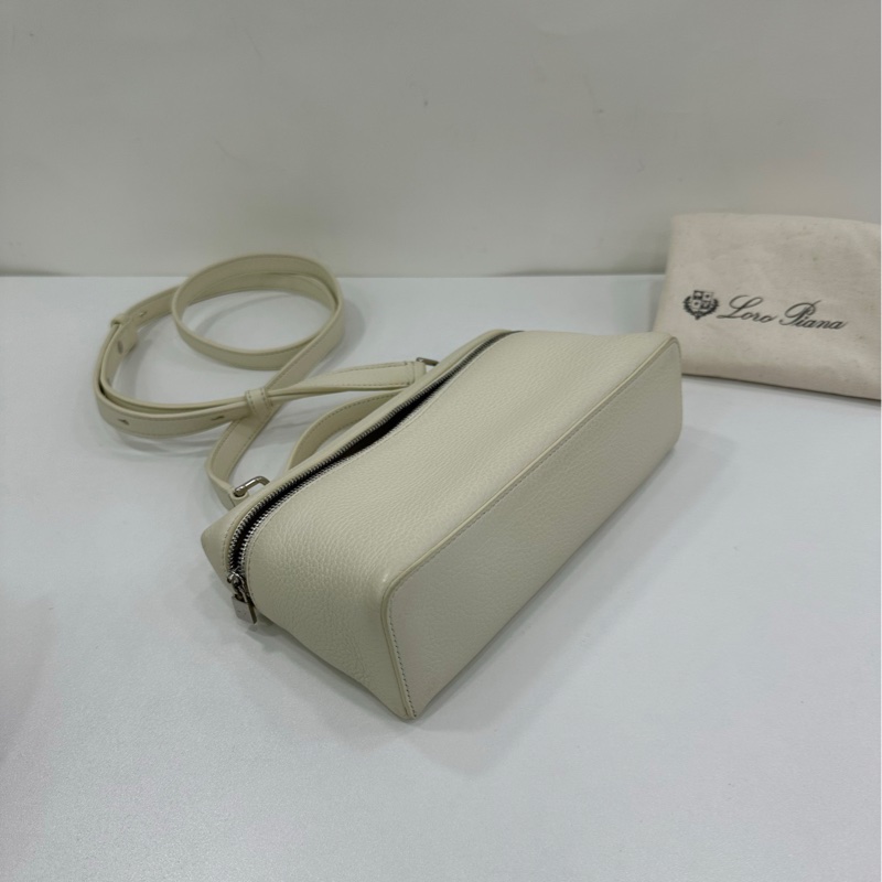 Loro Piana ExtraPocket LP白銀飯盒包 L19 拉鍊開合 粒面小牛皮 單肩手提包-4