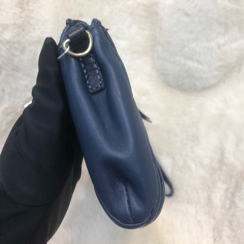 Miu Miu 藍色皺皮手拿包 XC299-3