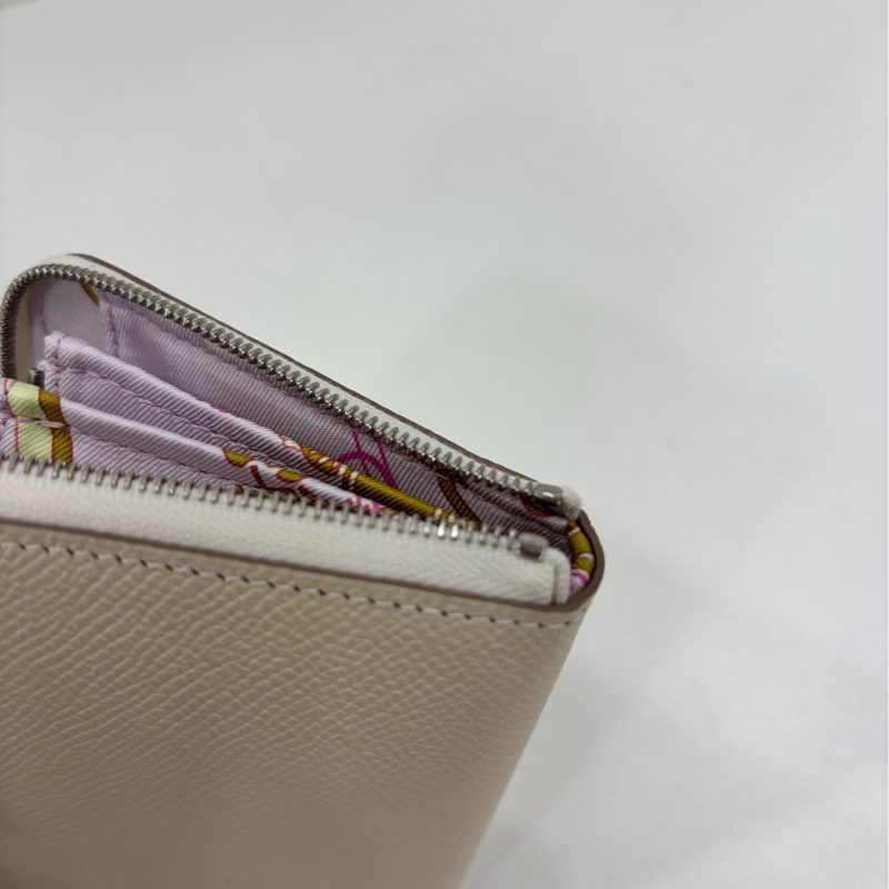 Hermes 奶油白silk in短版皮夾 E皮 尺寸11*1.5*9 塵袋在 B刻-3
