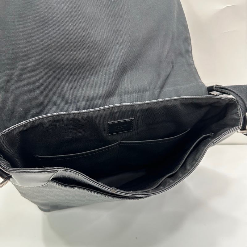 LV老花郵差包，經典Damier Graphite 斜背包-6