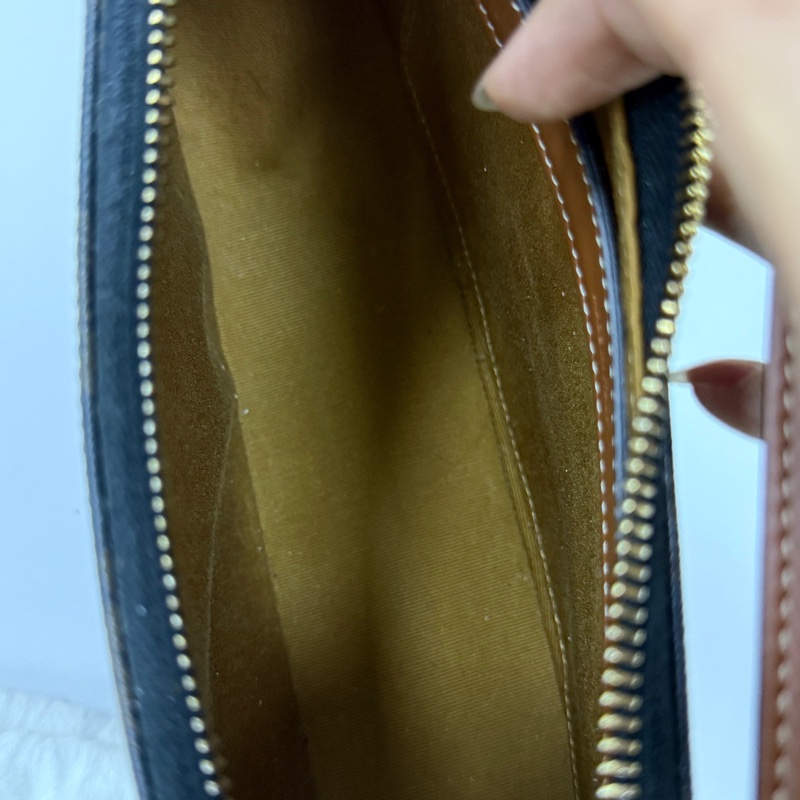 Celine/賽琳 老花腋下包 經典凱旋門老花配色 棕色皮革 肩帶可調節 尺寸23×14×7-6