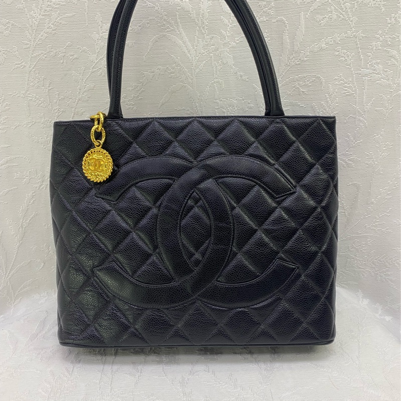 Chanel Matelasse Caviar Skin 托特包-0