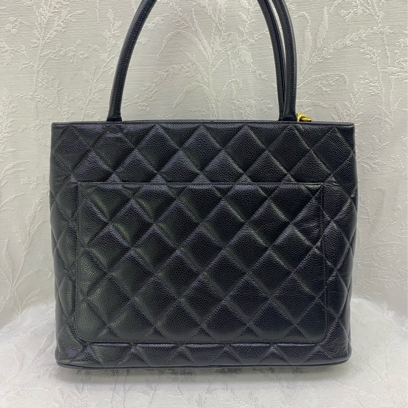 Chanel Matelasse Caviar Skin 托特包-1
