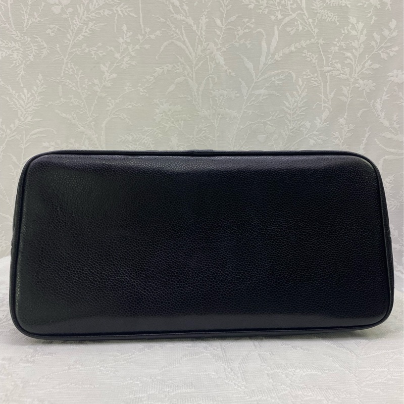 Chanel Matelasse Caviar Skin 托特包-2